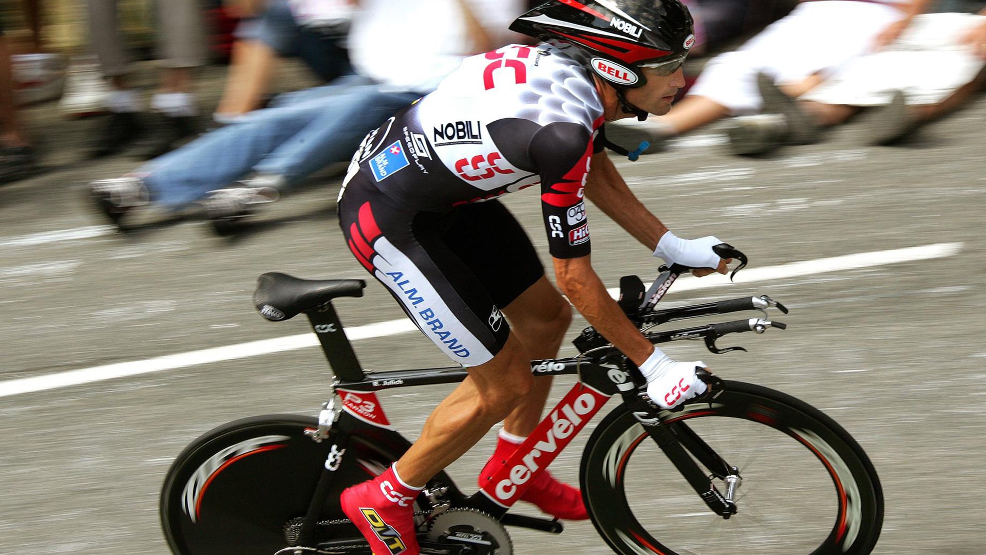 国王宣布赞助商合作延长至五年后，国王发布公告